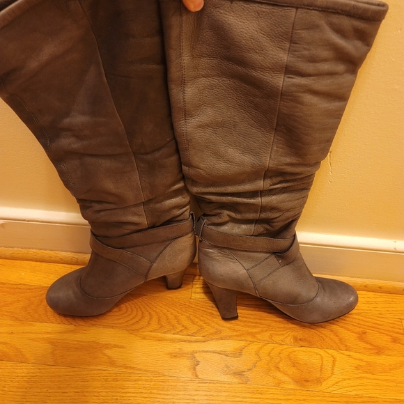 STEVE MADDEN Gray GRAINED leather Heel Boot Pull on - Picture 3 of 6